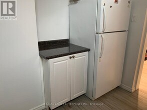 142 Emerald St S in Hamilton, ON - Building Photo - Building Photo