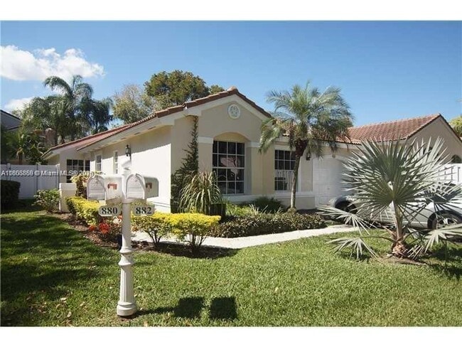 property at 882 Garnet Cir
