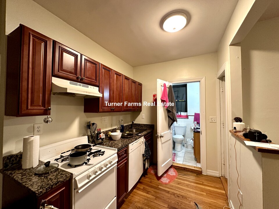 58 Queensberry St, Unit 19 in Boston, MA - Building Photo