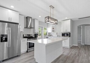 615 SW 9th St in Fort Lauderdale, FL - Building Photo