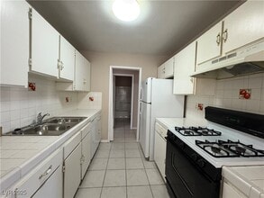 67 N Christy Ln in Las Vegas, NV - Building Photo - Building Photo
