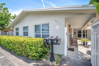 2011 NE 56th St in Fort Lauderdale, FL - Building Photo - Building Photo