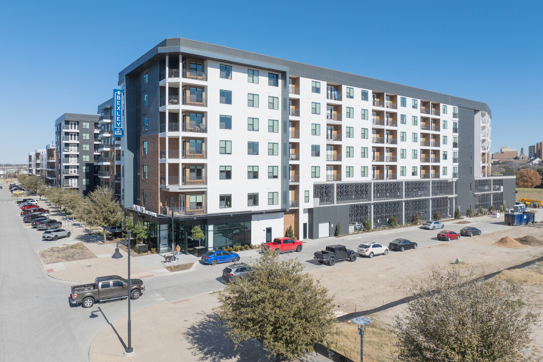 Bexley at Left Bank II in Fort Worth, TX - Foto de edificio