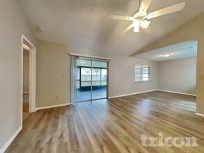 2017 Rudder Dr in Valrico, FL - Building Photo - Building Photo