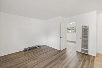 1135 Valley Manor Ct in Colorado Springs, CO - Building Photo - Building Photo