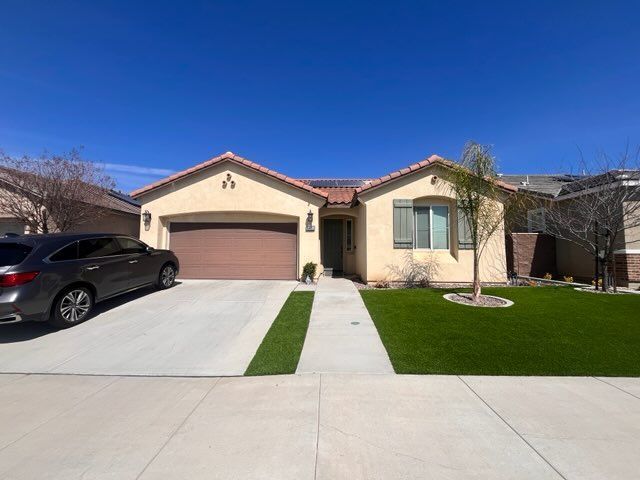 29264 Glasgow in Lake Elsinore, CA - Building Photo