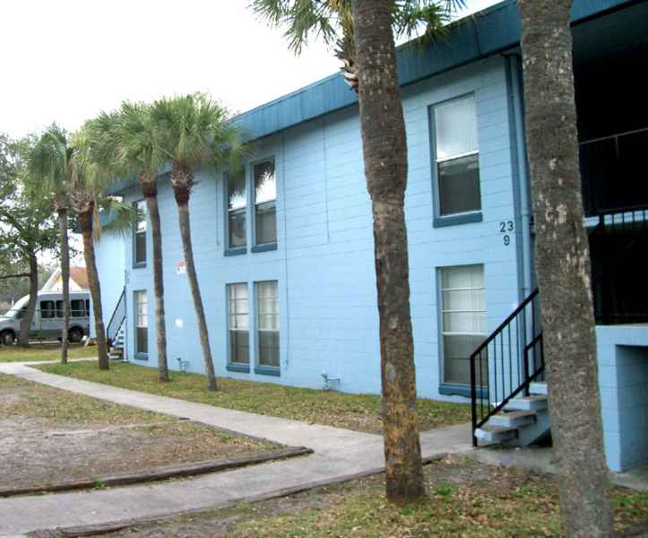 Mt. Carmel Apartments in Daytona Beach, FL - Building Photo