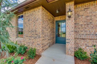 2701 Hermoso Cir in Edmond, OK - Foto de edificio - Building Photo