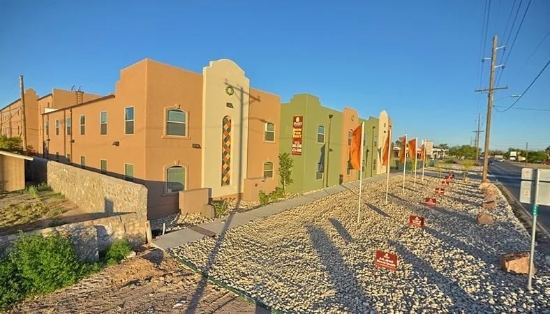 9811 Socorro Rd in El Paso, TX - Building Photo