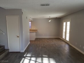 7147 Abbeyville Dr in Las Vegas, NV - Building Photo - Building Photo