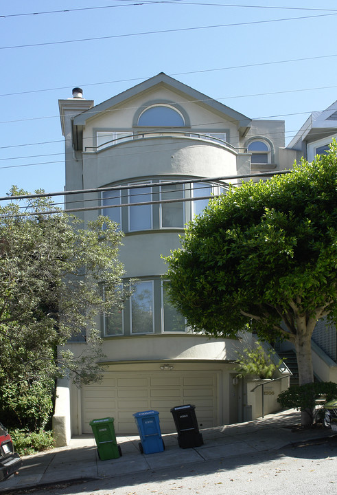 2506 Leavenworth St in San Francisco, CA - Building Photo