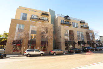 Bella Via in San Diego, CA - Building Photo - Building Photo