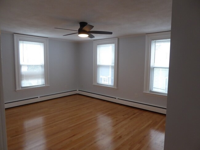51 Woodward St in Boston, MA - Building Photo - Building Photo