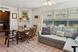 301 Van Buren St, Unit 101D in Hollywood, FL - Foto de edificio - Building Photo