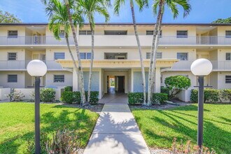 1020 Palm View Dr in Naples, FL - Building Photo - Building Photo