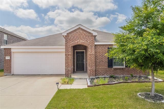 925 Dressage Dr in Haslet, TX - Foto de edificio