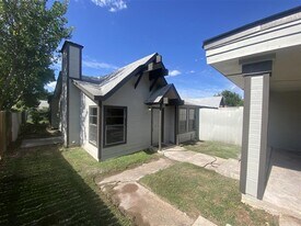 9615 Vale in San Antonio, TX - Building Photo