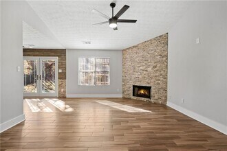 1245 Hillcrest Glenn Cir in Sugar Hill, GA - Building Photo - Building Photo