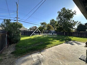 6946 Gillingham Way in North Highlands, CA - Building Photo - Building Photo