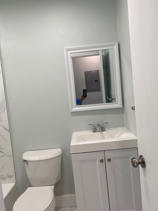 801 NW 7th Ave in Hallandale Beach, FL - Building Photo