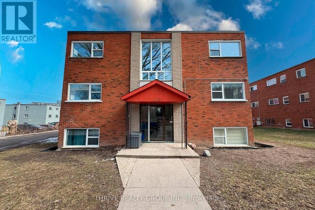 100-100 King Edward Ave