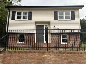 411 Doak St in Thomasville, NC - Building Photo
