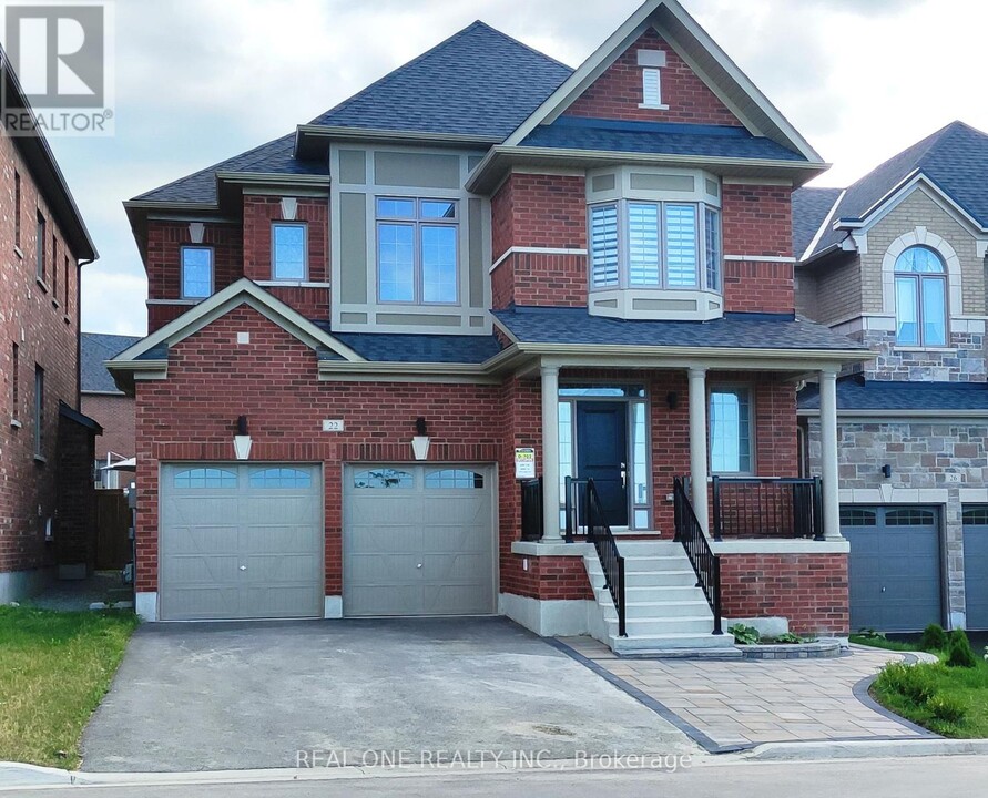 22 Cloverridge Ave in East Gwillimbury, ON - Building Photo