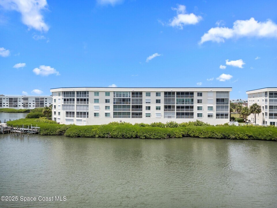 190 Pinellas Ln in Cocoa Beach, FL - Building Photo