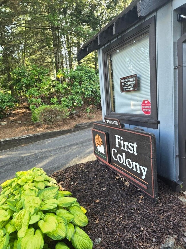 property at 104 Hampton Ct
