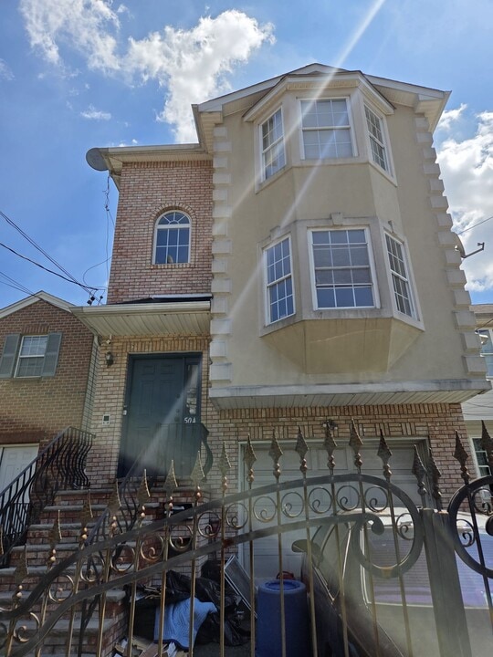 504 S 14th St, Unit 1 in Newark, NJ - Foto de edificio