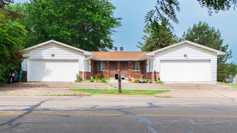 1715 N Hagadorn Rd in East Lansing, MI - Building Photo