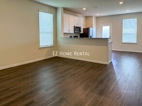 6406 Franklin View Ln in Houston, TX - Foto de edificio - Building Photo