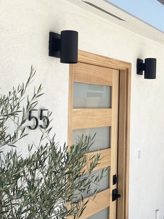 53 Lemon Dr in Camarillo, CA - Foto de edificio - Building Photo