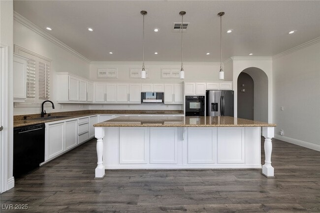 property at 472 Via Stretto Ave