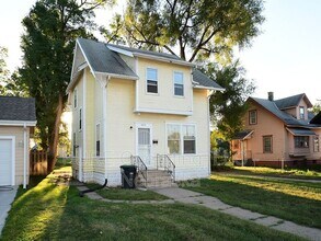 3809 N 19th St in Omaha, NE - Building Photo - Building Photo