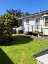 620 Stewart St in Fort Bragg, CA - Building Photo