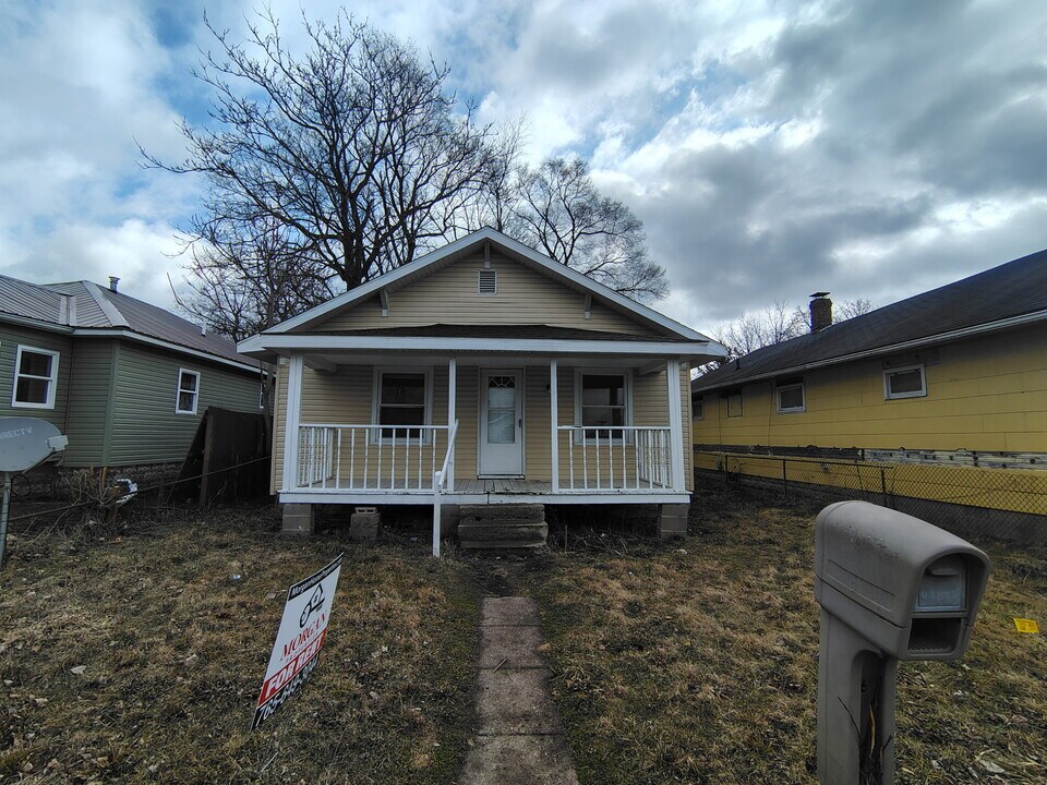 2322 S Mulberry St in Muncie, IN - Foto de edificio