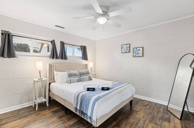 property at 321 W Kalmia St