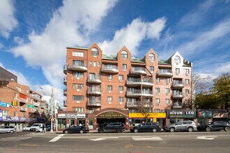College Tower Condominums in Flushing, NY - Building Photo - Building Photo