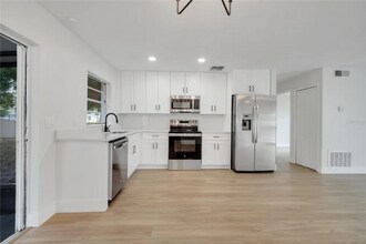 3084 Anthony Ln in Orlando, FL - Building Photo - Building Photo