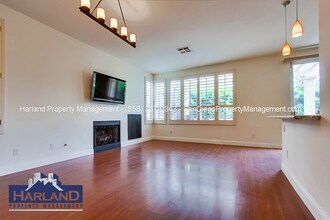 5540 Renaissance Ave in San Diego, CA - Building Photo - Building Photo