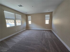 2209 Fish Hawk St in Las Vegas, NV - Building Photo - Building Photo