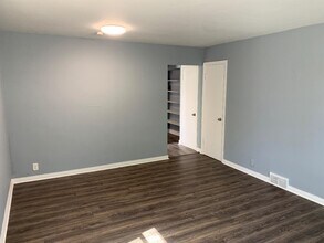 7110 Drury Ln, Unit 1st Fl in Maplewood, MO - Building Photo - Building Photo