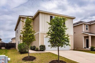 196 Thistle Ln in Maxwell, TX - Building Photo - Building Photo