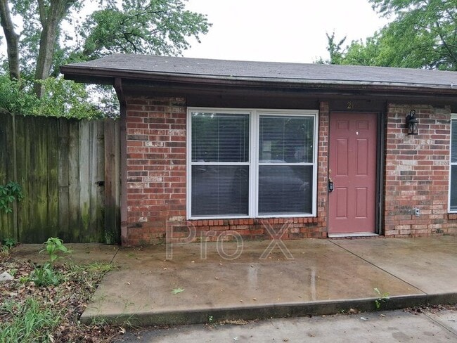 217 E Adobe St