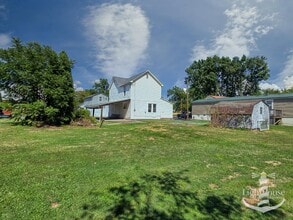 225 Pickwick St in Mill Hall, PA - Building Photo - Building Photo