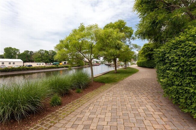 4 Daskams Ln in Norwalk, CT - Building Photo - Building Photo