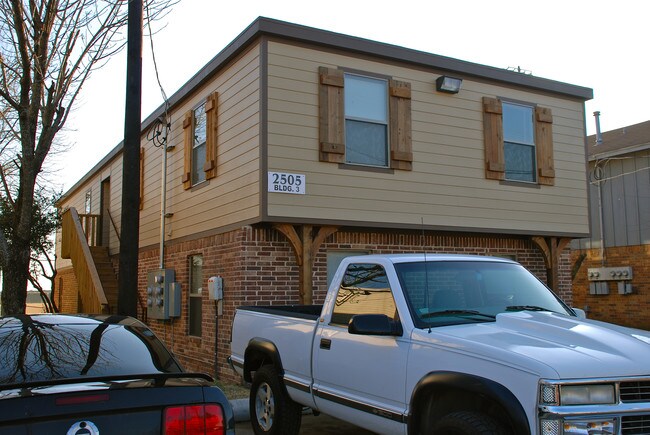 Eagle Point in Denton, TX - Foto de edificio - Building Photo