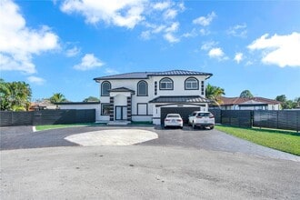 13236 SW 201st Terrace in Miami, FL - Building Photo - Building Photo