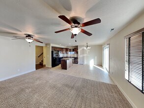 1656 Arnold Dr in Layton, UT - Foto de edificio - Building Photo